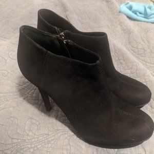 Tory Burch Black Suede Cidnay Island  Booties